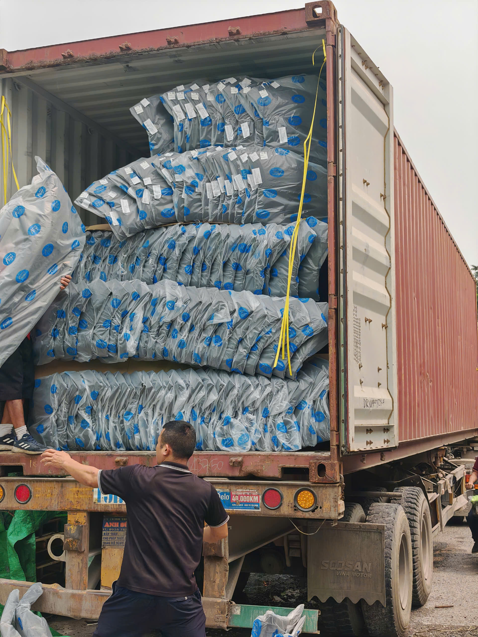 Container nhập khẩu phụ tùng